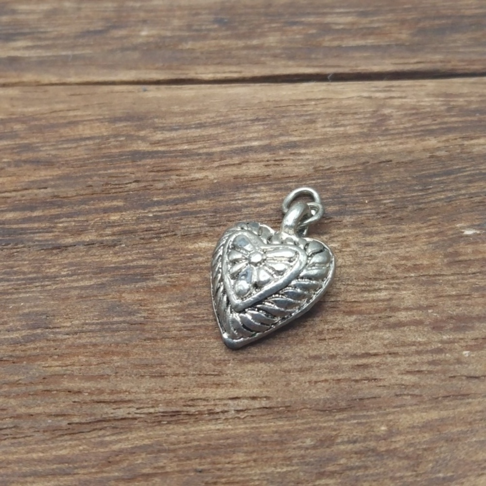 Edwardian sconce heart‎ charm pendant